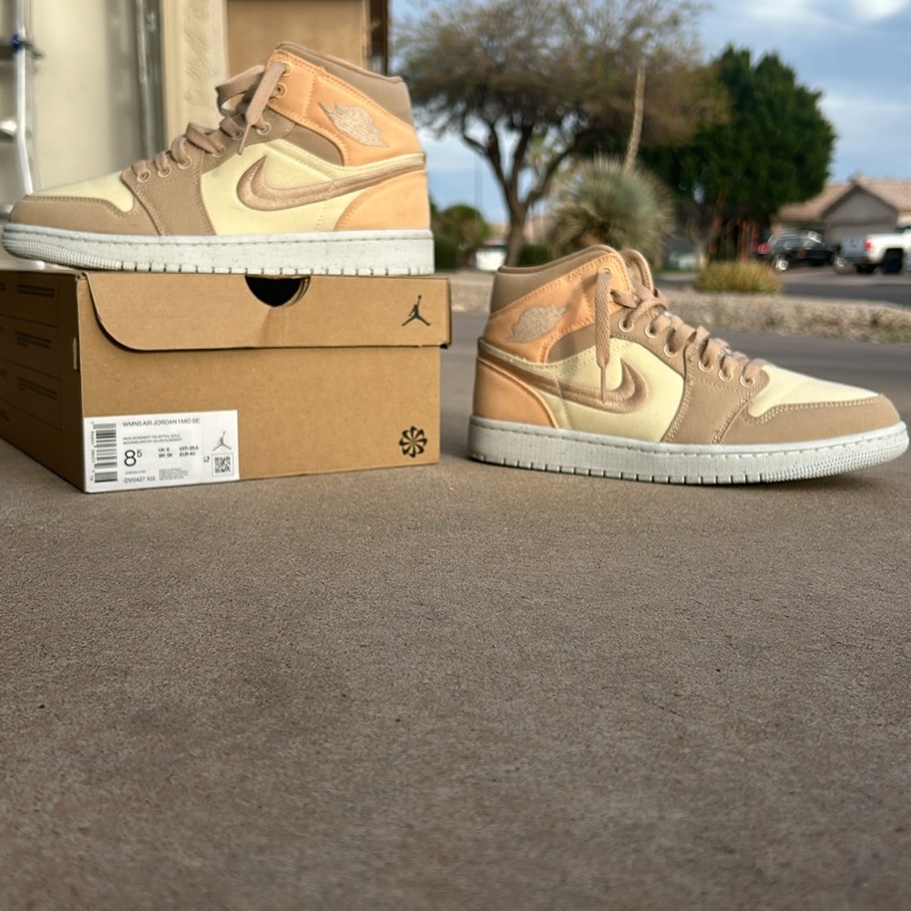 Women’s Jordan 1 Mid SE “Muslin/Desert-Celestial Gold-Sail”